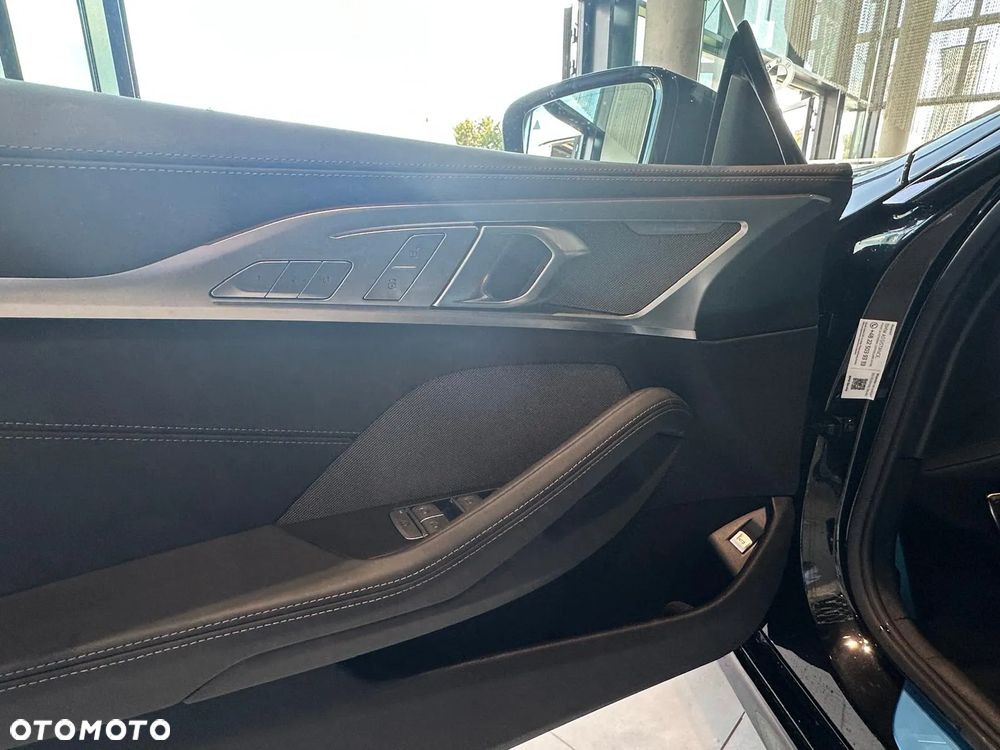 BMW Seria 8 - 16