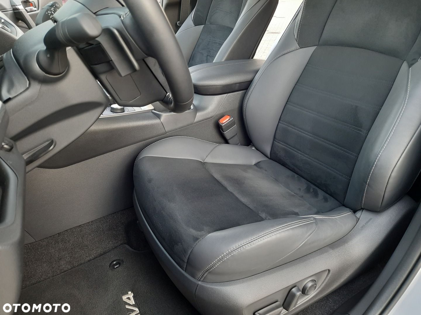 Toyota RAV4 - 10