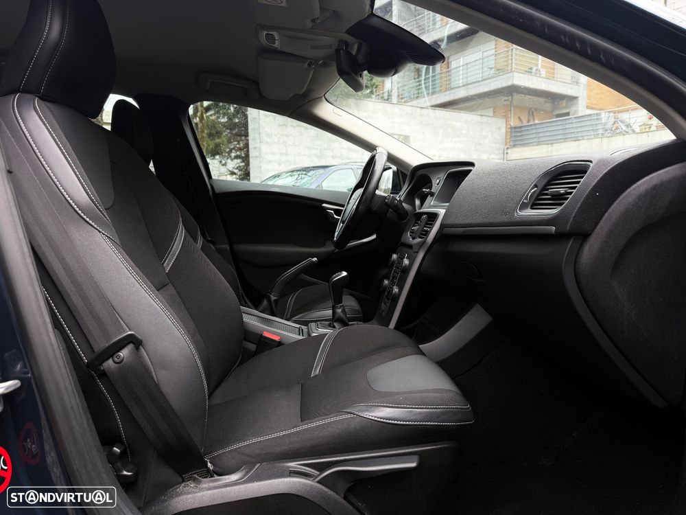 Volvo V40 1.6 D2 Momentum Eco - 6