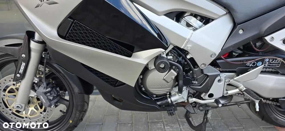 Honda VFR - 32