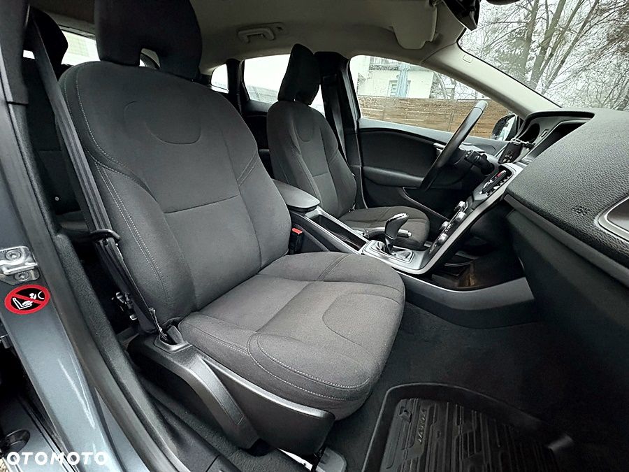 Volvo V40 D2 Momentum - 21