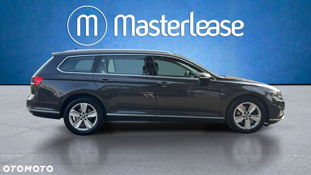 Volkswagen Passat - 4