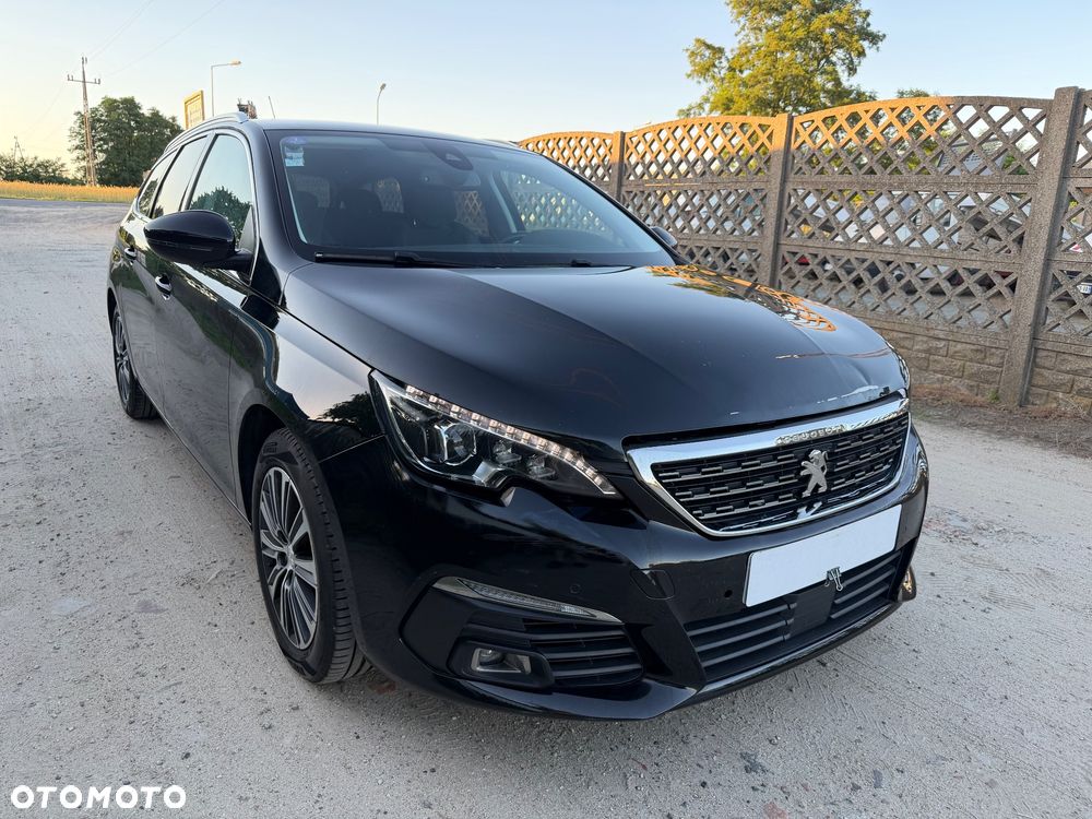Peugeot 308 - 1