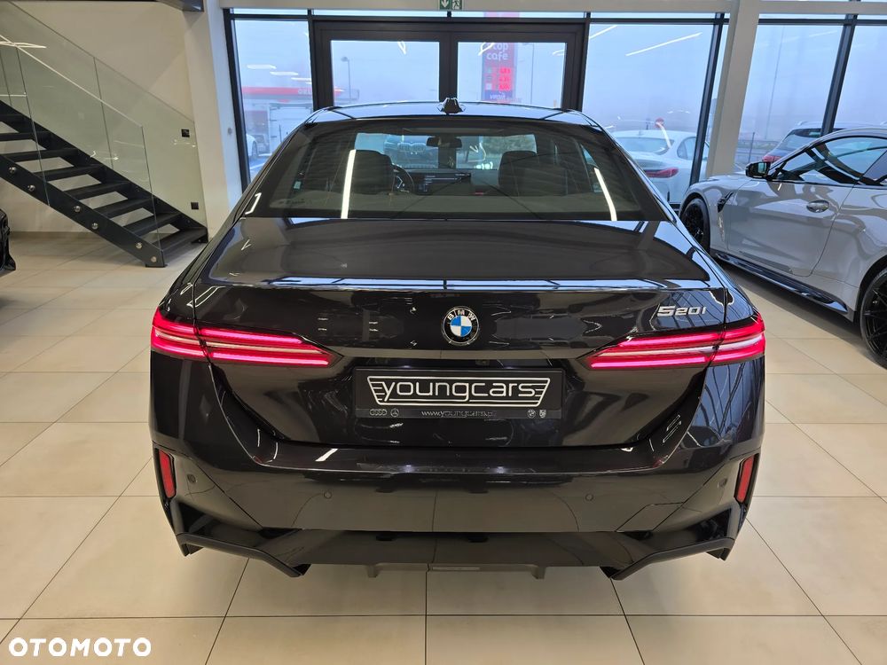 BMW Seria 5 520i mHEV M Sport - 7