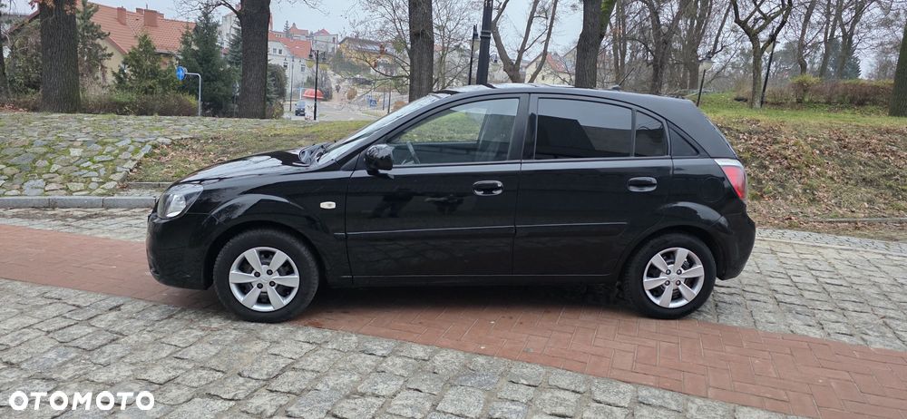 Kia Rio 1.4 Family + - 35