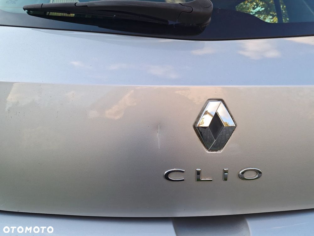 Renault Clio 1.2 16V 75 GPS - 8