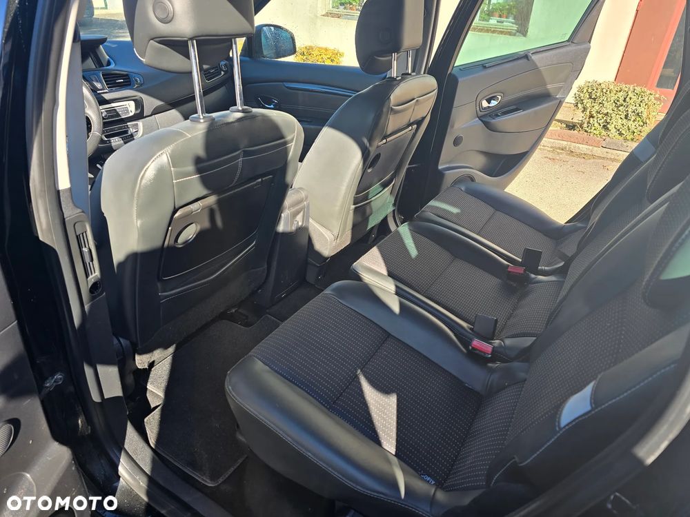 Renault Grand Scenic - 16