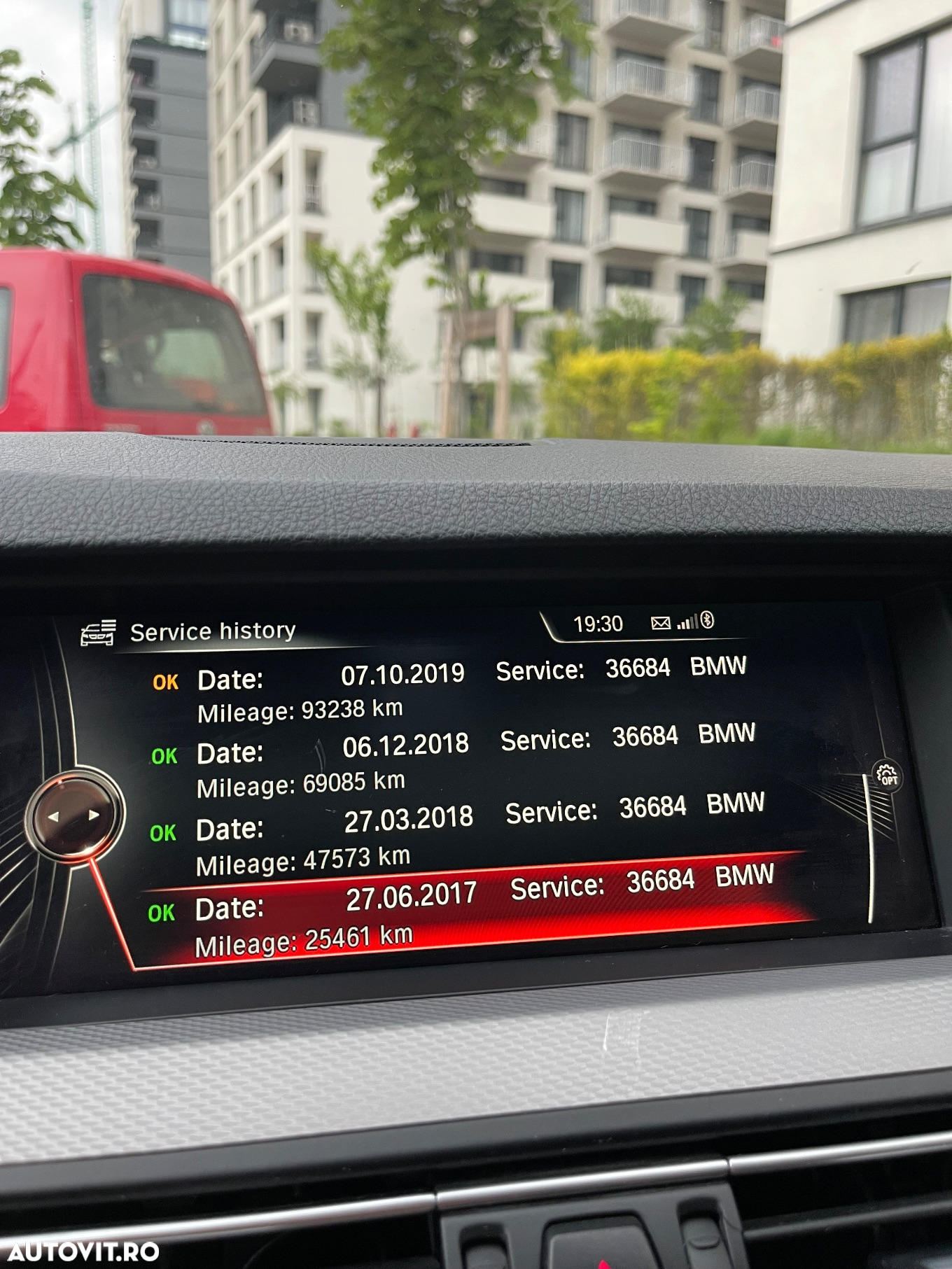 BMW Seria 5 530d xDrive AT - 28