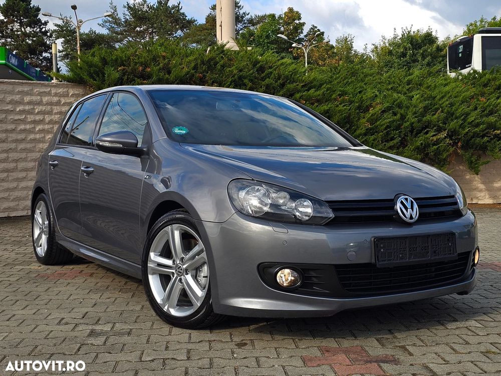 Volkswagen Golf - 1