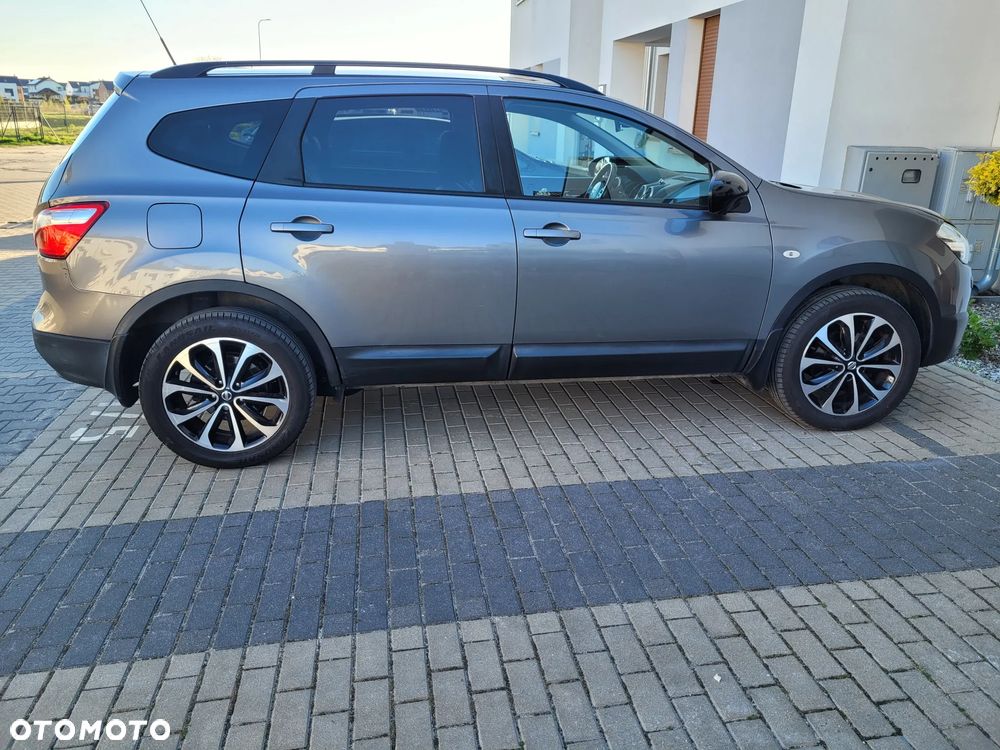 Nissan Qashqai+2 - 5