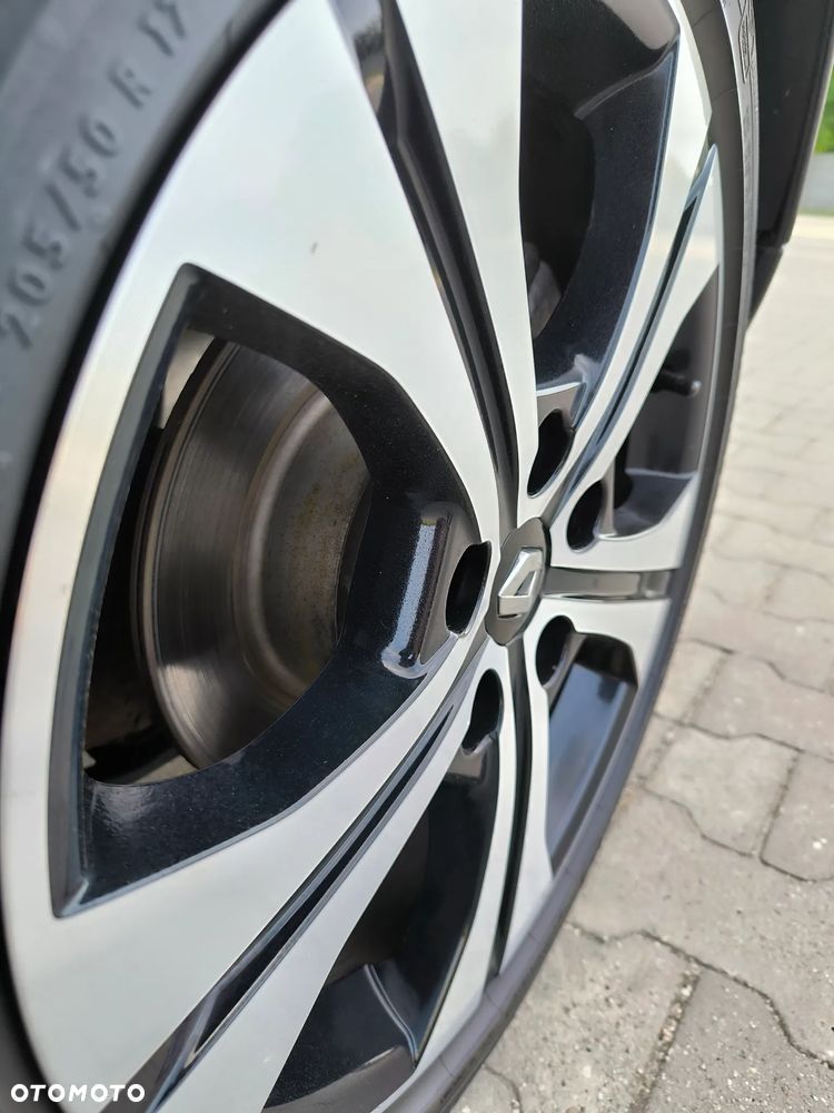 Renault Megane TCe 130 Bose Edition - 10