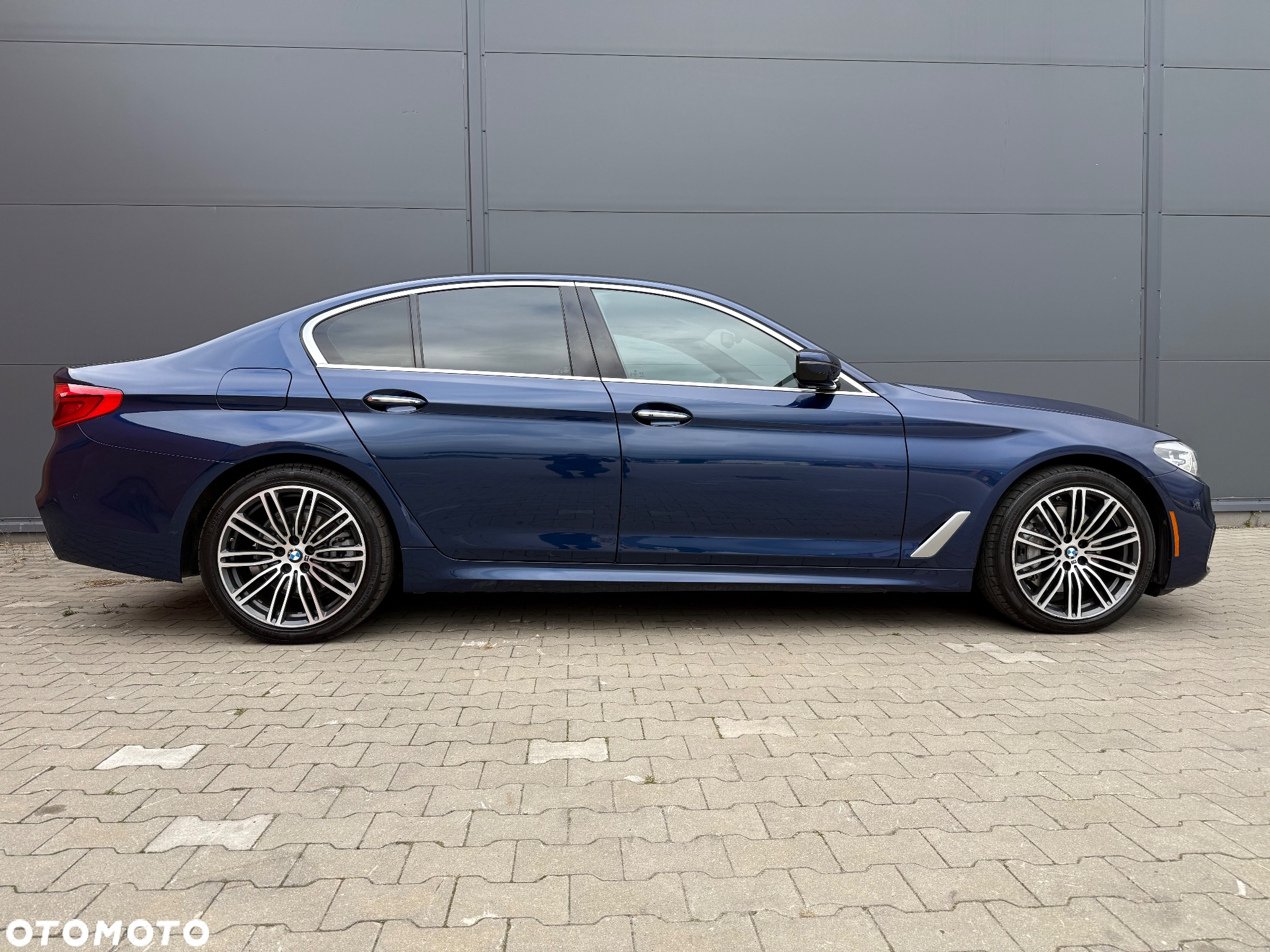 BMW Seria 5 530i xDrive M Sport sport - 11