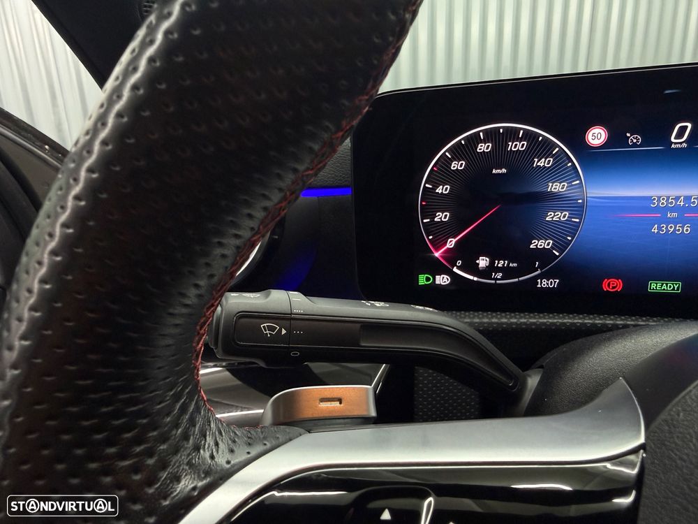 Mercedes-Benz A 250 Limousine e 8G-DCT AMG Line - 31