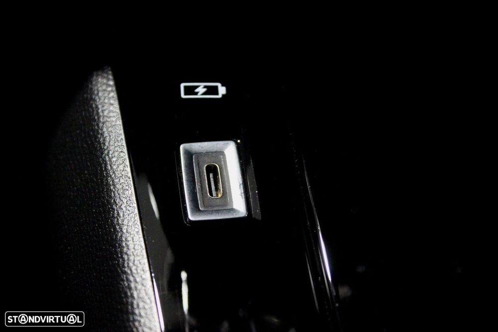 Peugeot 2008 1.5 BlueHDi Allure EAT8 - 30