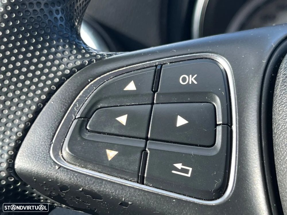 Mercedes-Benz CLA 180 - 21