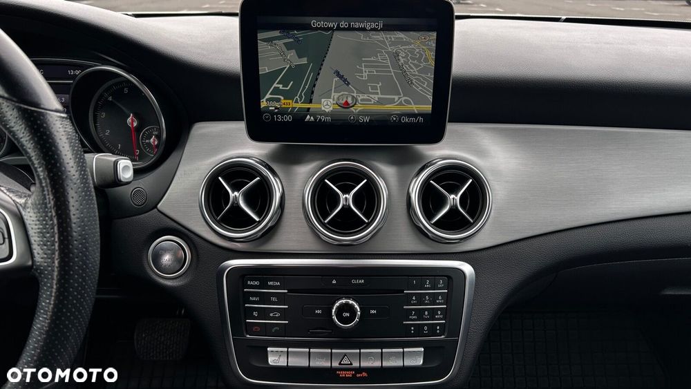 Mercedes-Benz GLA 200 7G-DCT Style - 18