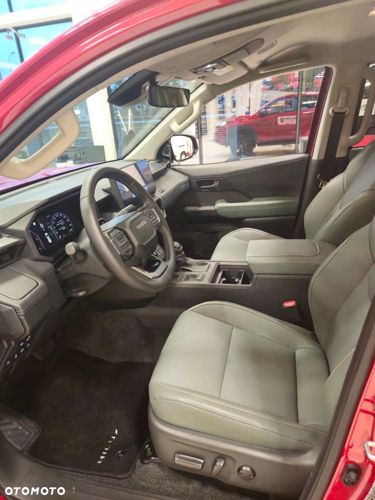 Toyota Hilux 2.8 D-4D mHEV Double Cab Invincible 4x4 - 10