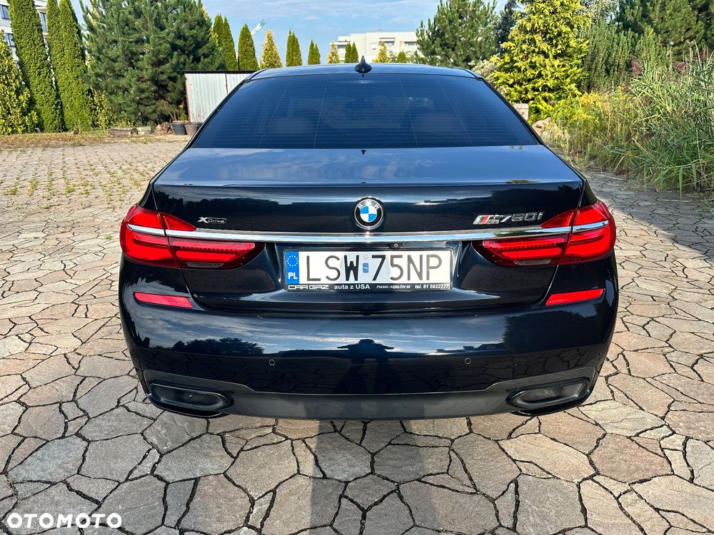 BMW Seria 7 750Li xDrive - 16