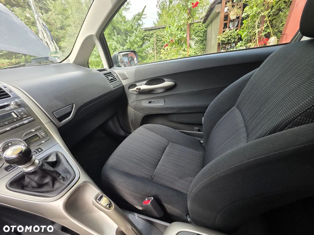 Toyota Auris 2.0 D-4D Prestige - 22