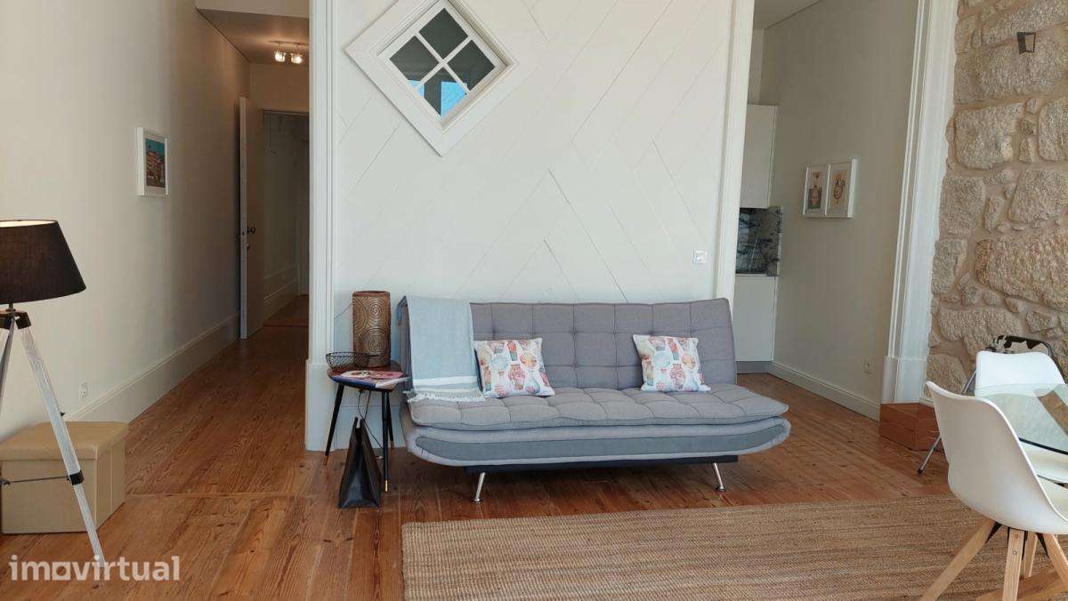 Apartamento com 1 quartos - localizado em Miragaia Porto - Grande imagem: 4/38