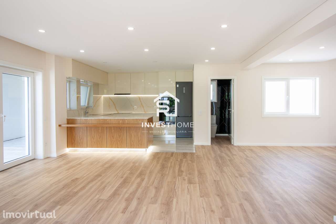 Moradia T5 | Renovada | 4 Frentes | 2 Suites | Jardim | Terraços - Grande imagem: 3/53