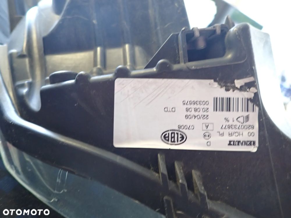 DACIA SANDERO LAMPA PRZÓD PRZEDNIA  LAMPA ROK  2009 NR  8200733877 - 3