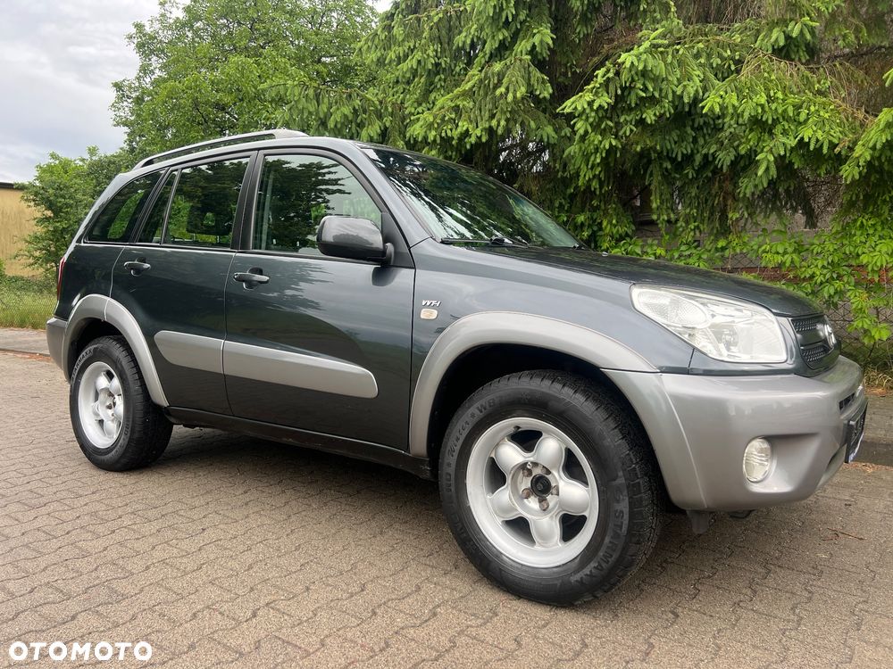 Toyota RAV4 - 4