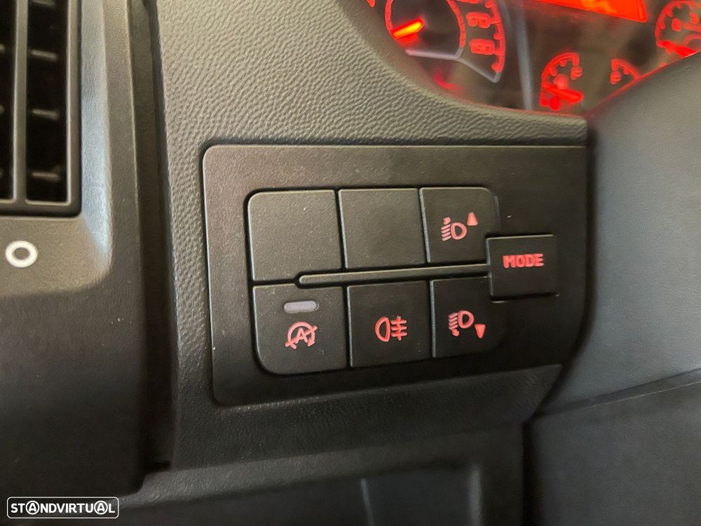 Peugeot Boxer 2.2 BlueHDi 335 L2 CD - 21