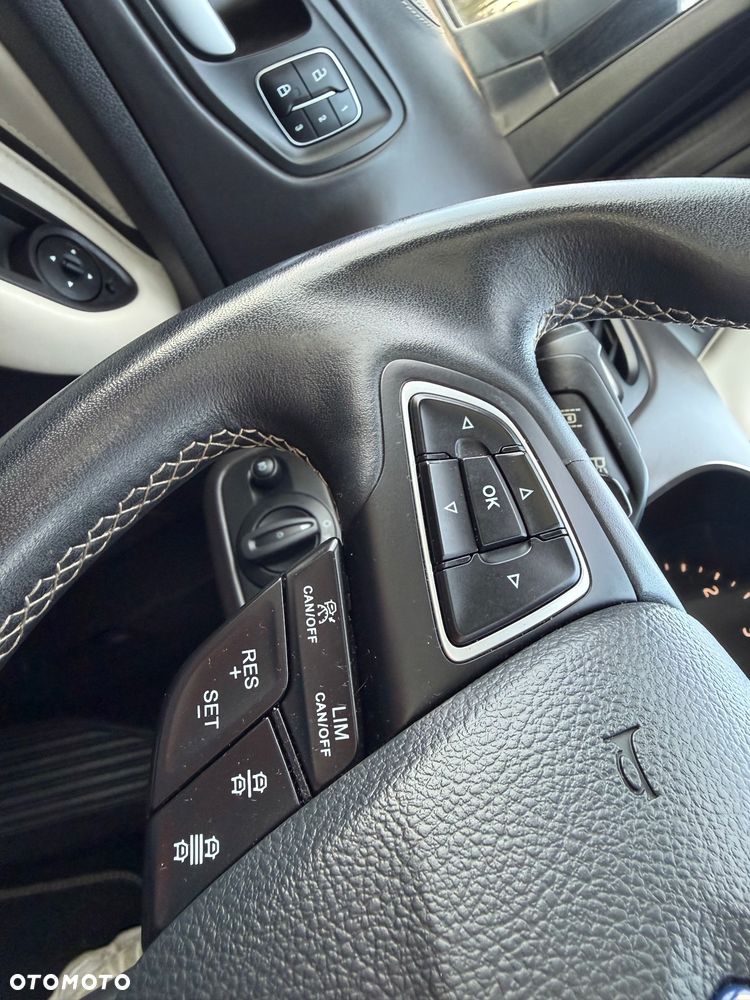 Ford Kuga 2.0 TDCi 4x4 Vignale - 14