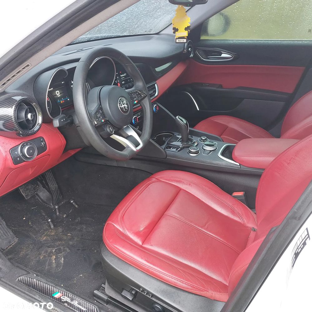 Alfa Romeo Giulia 2.0 Turbo TI Q4 - 15