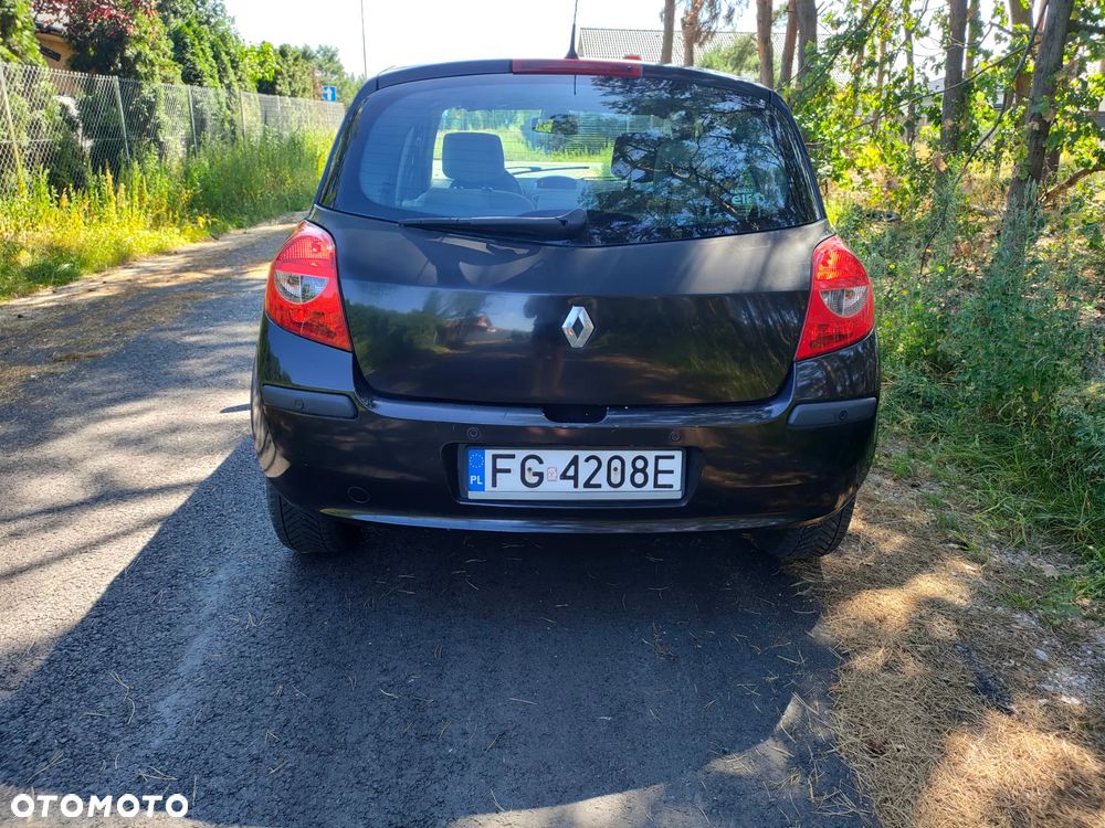 Renault Clio - 8