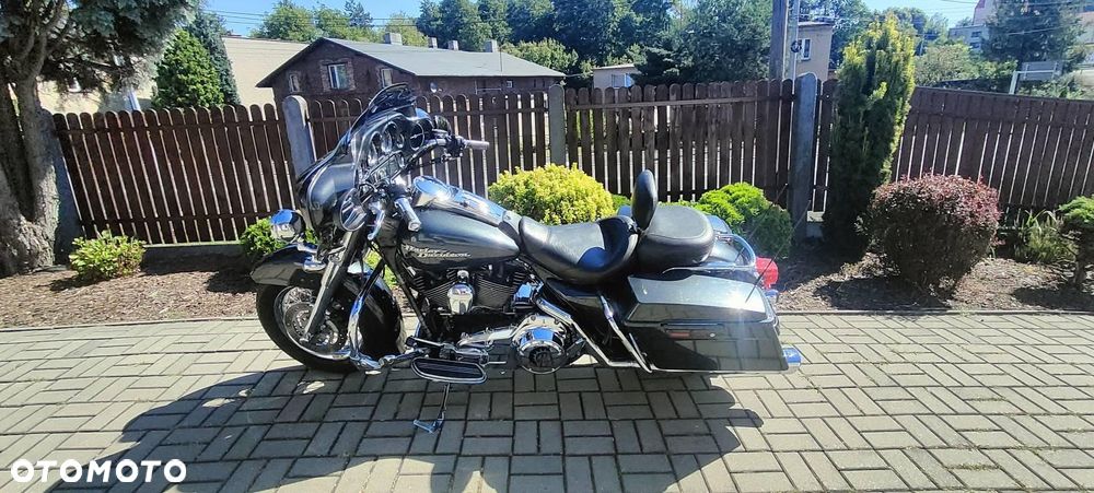 Harley-Davidson Touring Street Glide - 4