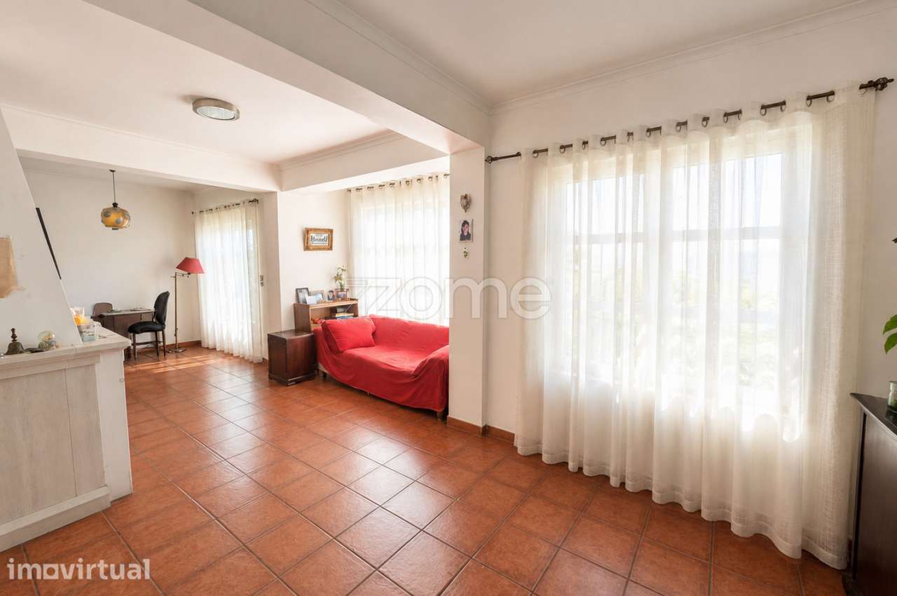 Apartamento T3 Espaçoso em Zona Nobre de Ponta Delgada - Grande imagem: 4/15