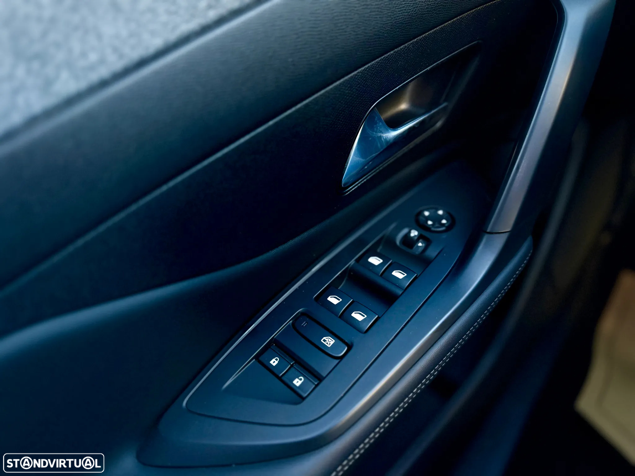 Peugeot 308 1.2 PureTech Allure - 17