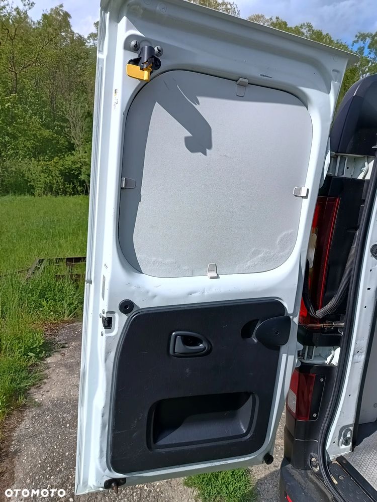 Renault Trafic L2H1 1.6 diesel 140kM 2014rok WEBASTO, CZUJNIKI PARKOWANIA, HAK, BAGAŻNIK DACHOWY, drzwi przesuwne z obu stron, stan BDB, BEZWPADKOWY! - 25