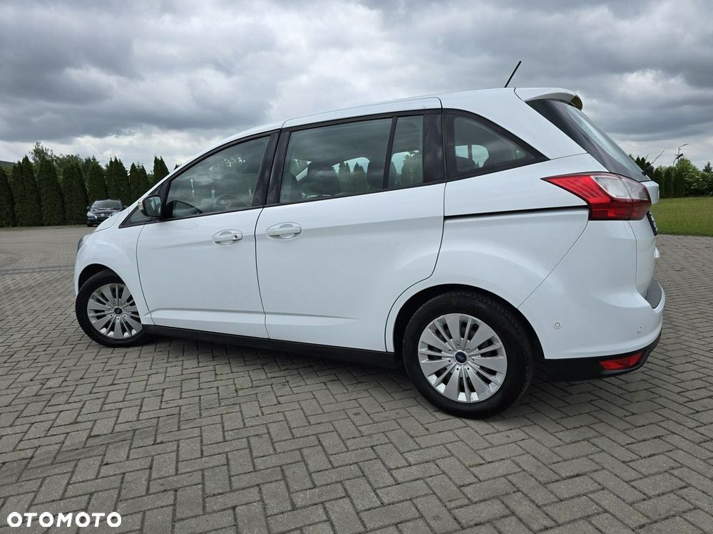 Ford Grand C-MAX - 11