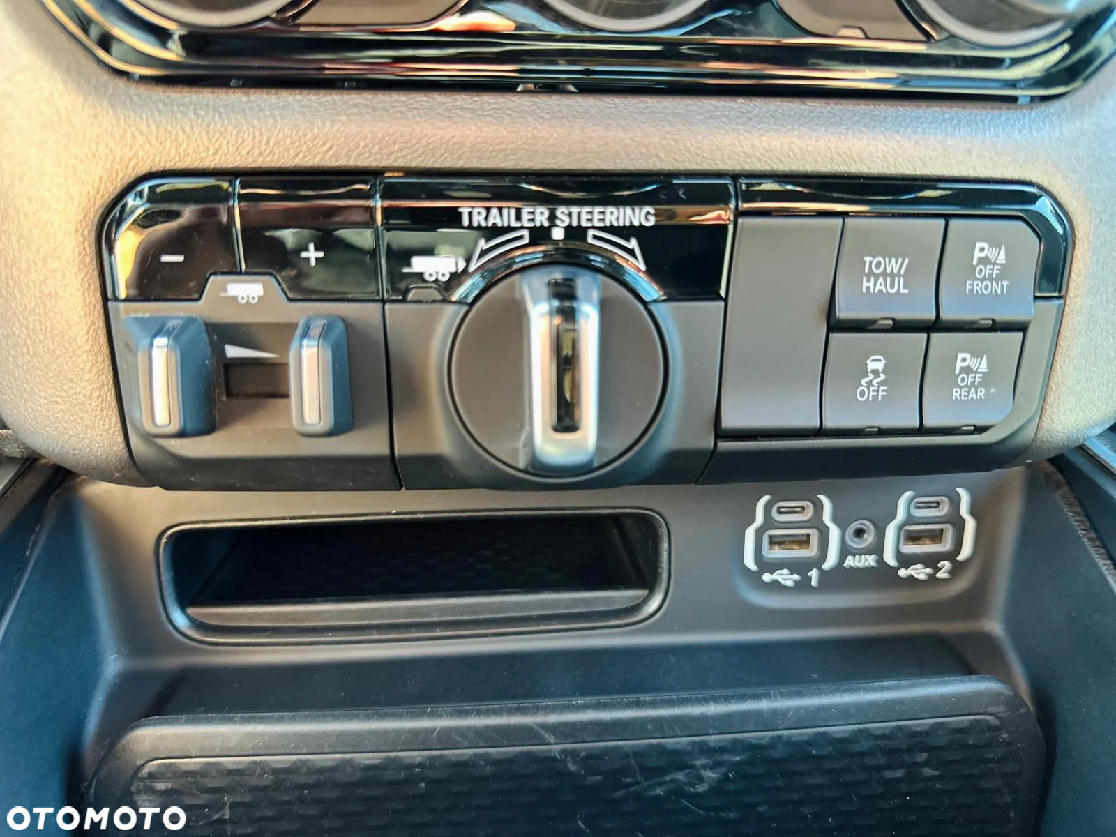 RAM 1500 - 21
