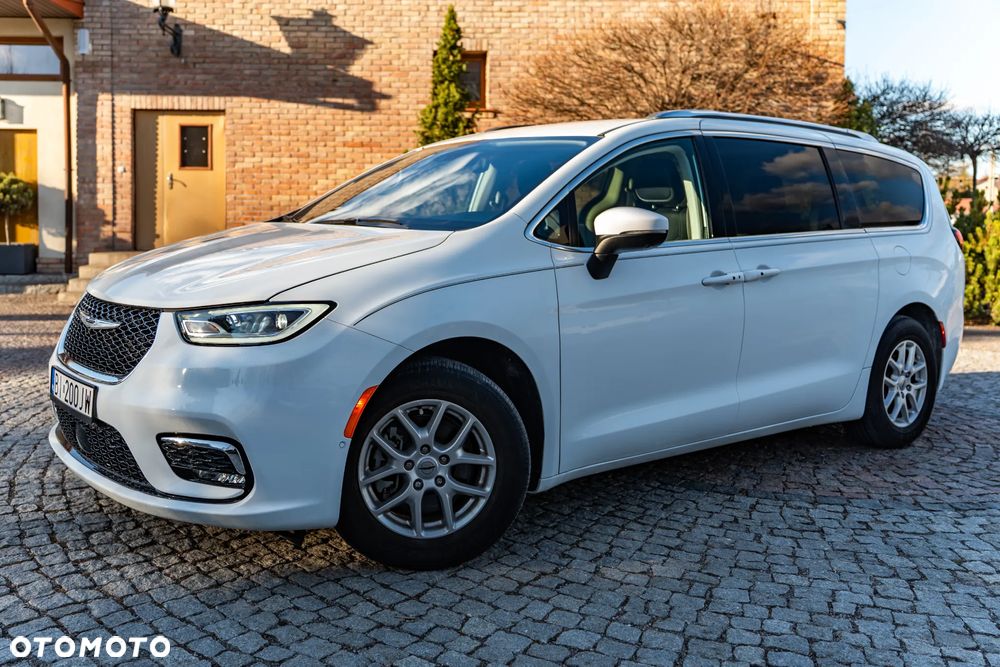 Chrysler Pacifica - 1