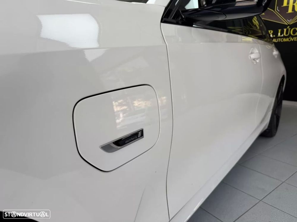 BMW 330 e Pack Desportivo M Auto - 41