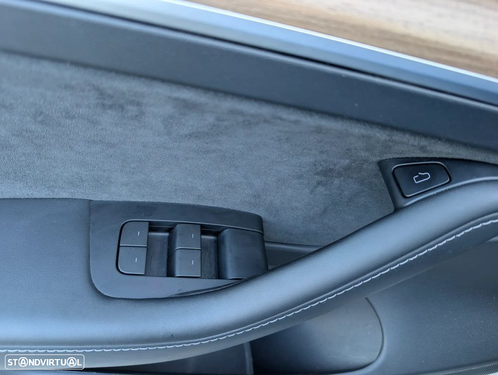 Tesla Model 3 Long Range Tração Integral - 18