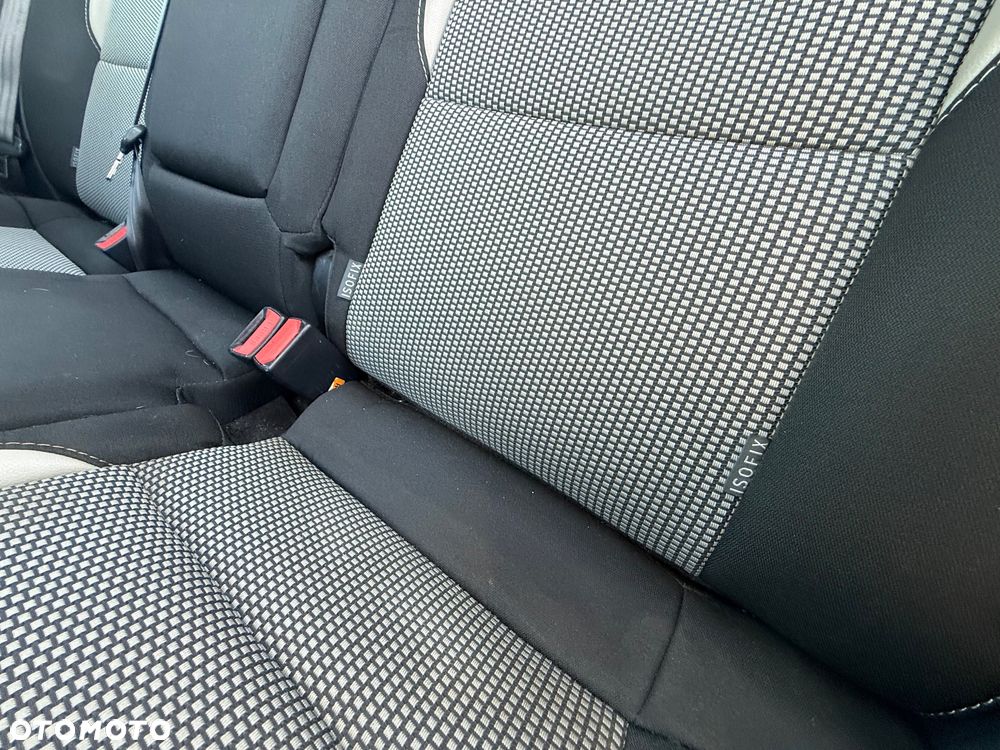 Kia Ceed 1.6 GDI DCT Vision - 17