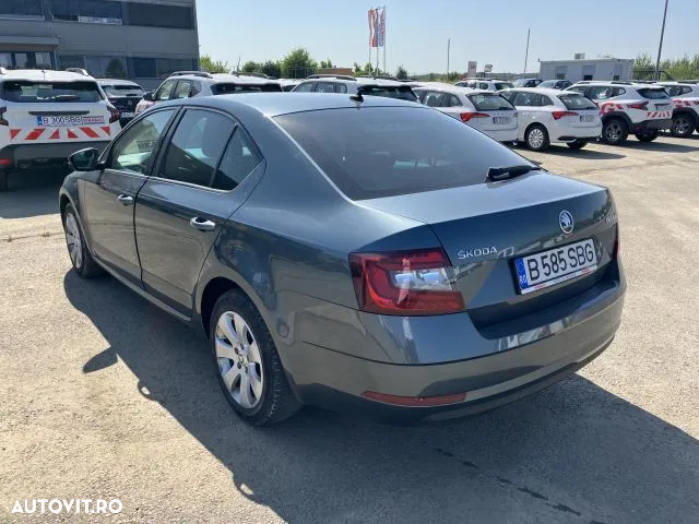 Skoda Octavia Combi Diesel 1.6 TDI Active - 4