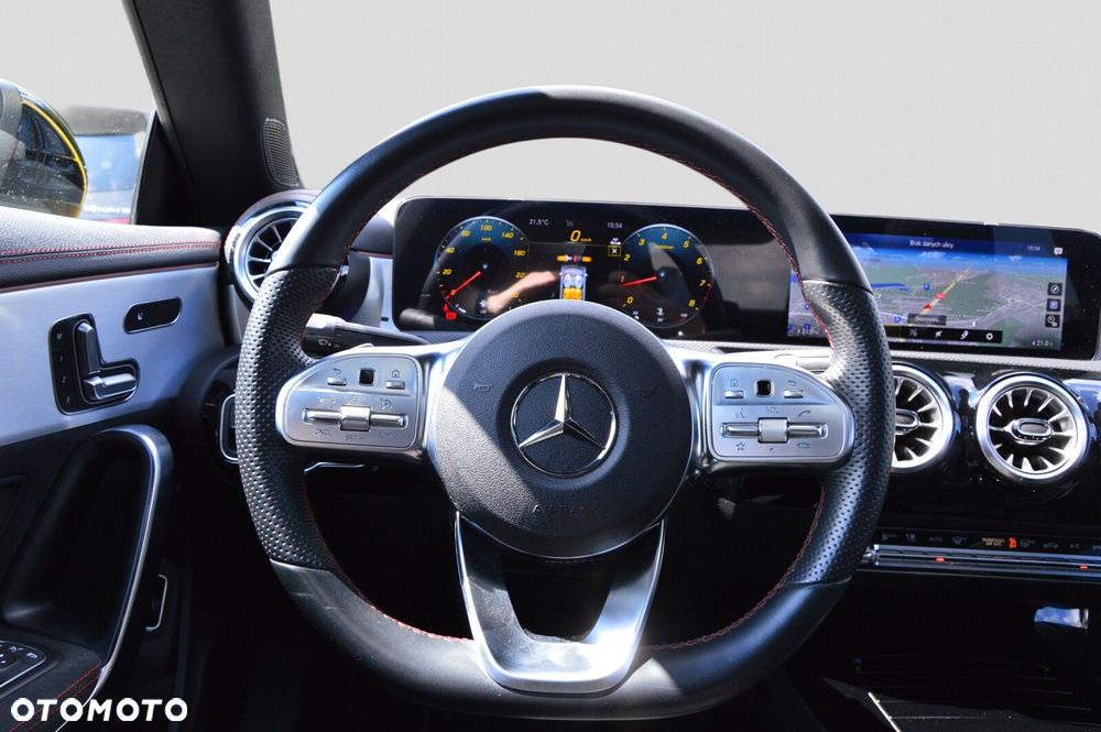 Mercedes-Benz CLA 250 4-Matic AMG Line 7G-DCT - 14