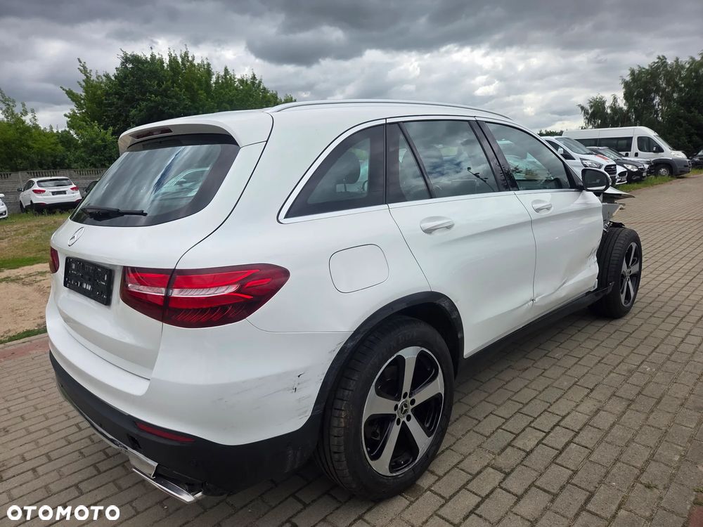 Mercedes-Benz GLC 250 4Matic 9G-TRONIC Exclusive - 4