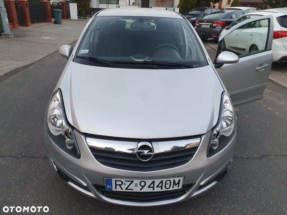 Opel Corsa 1.2 16V Essentia - 1