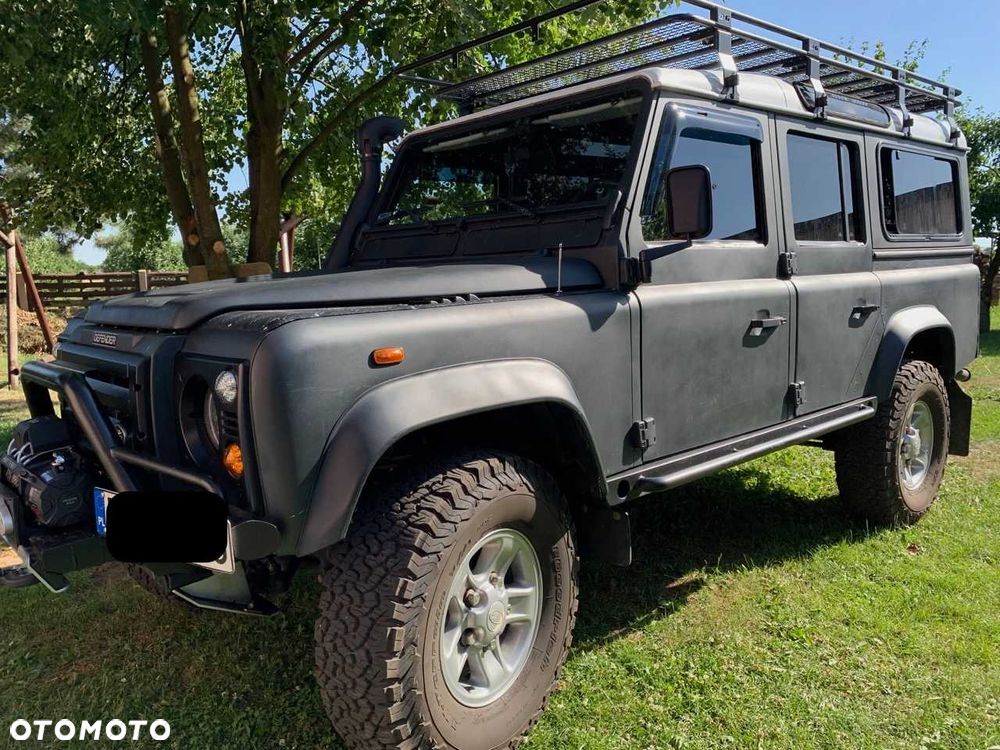 Land Rover Defender - 2