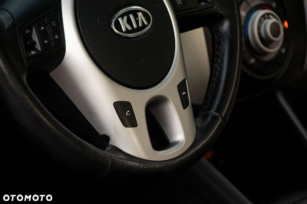Kia Venga - 36