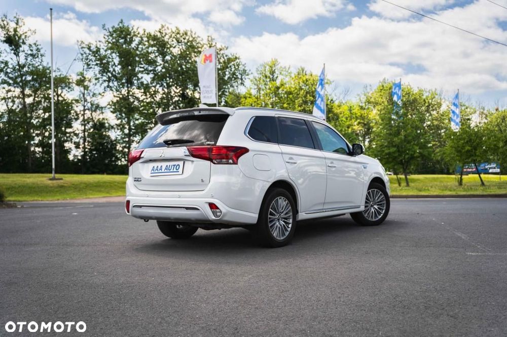 Mitsubishi Outlander - 6
