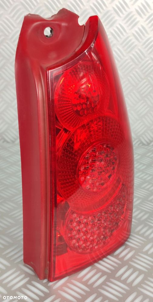 lampa prawy prawa tylna tył PEUGEOT 307 SW KOMBI LIFT 2005-2008 EURO - 2