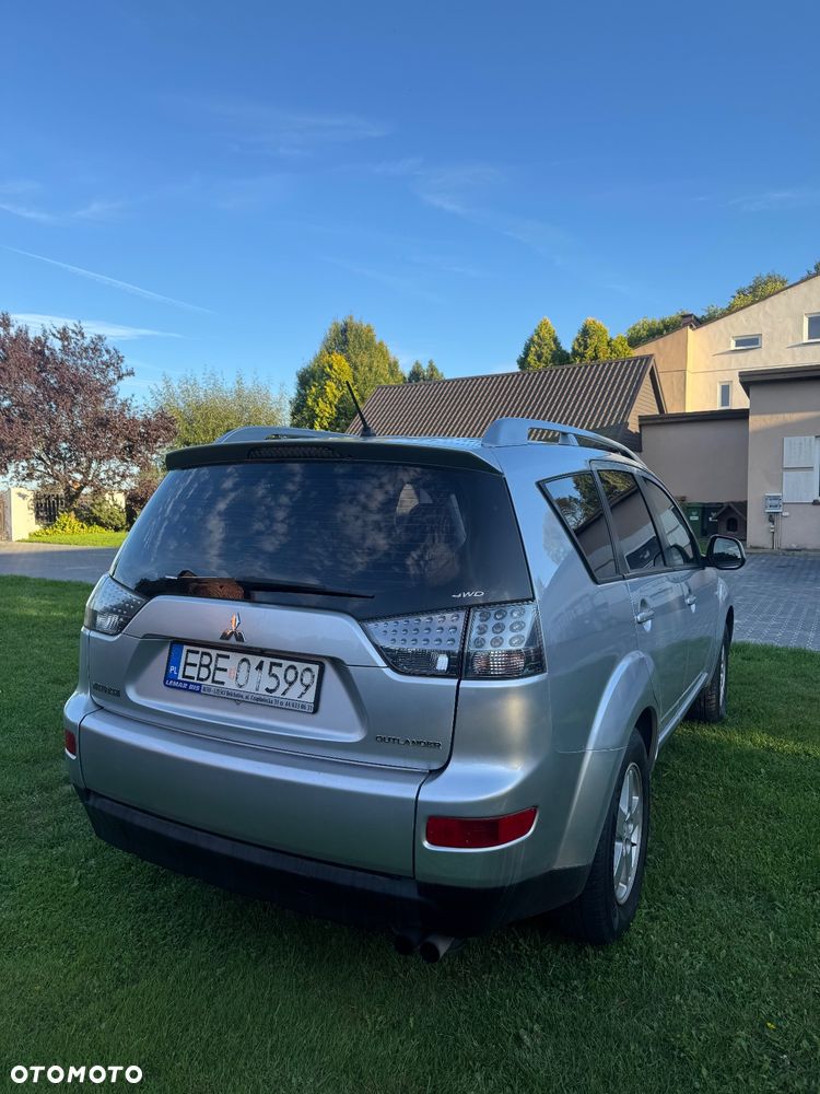 Mitsubishi Outlander 2.0 DID Instyle - 4